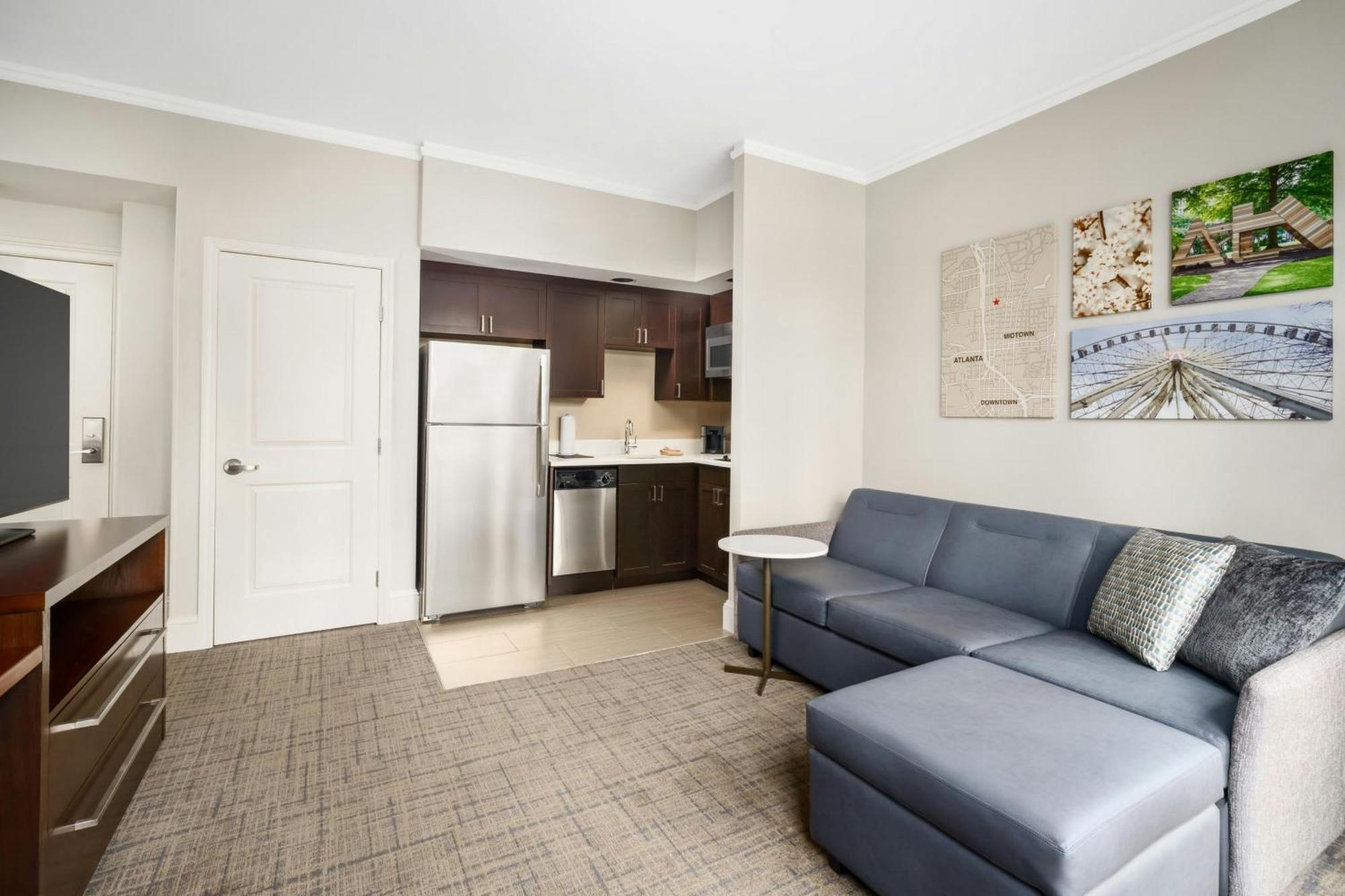 One-Bedroom Queen Suite with Sofa Bed,1654262981:JPEG